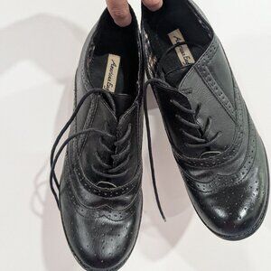 American Eagle Heeled Pleather Loafers Black Size 8.5